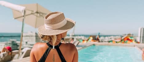 Outdoor pool, sun loungers