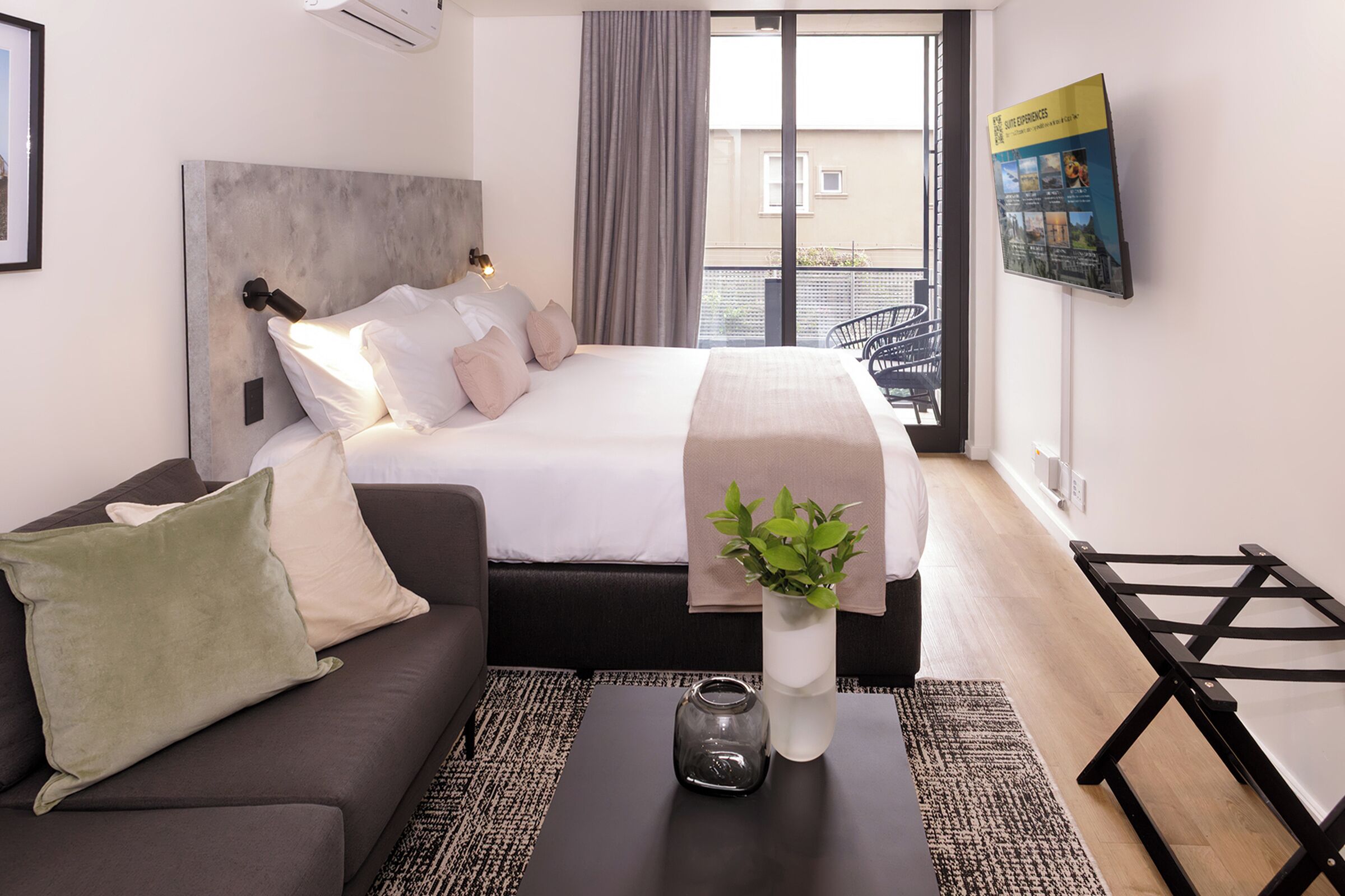 Comfort Double Room | In-room safe, individually decorated, individually furnished, desk