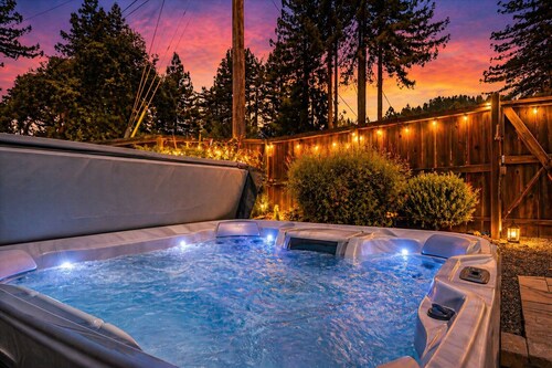 Relaxing Retreat •Hot Tub• Yard • Near Russian River • Dog–Guerneville Escape