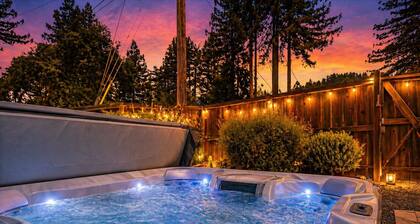 Relaxing Retreat •Hot Tub• Yard • Near Russian River • Dog–Guerneville Escape