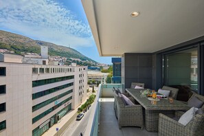 公寓 (2 Bedrooms) | 阳台