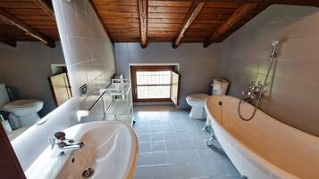 Vasca, asciugacapelli, bidet, sapone