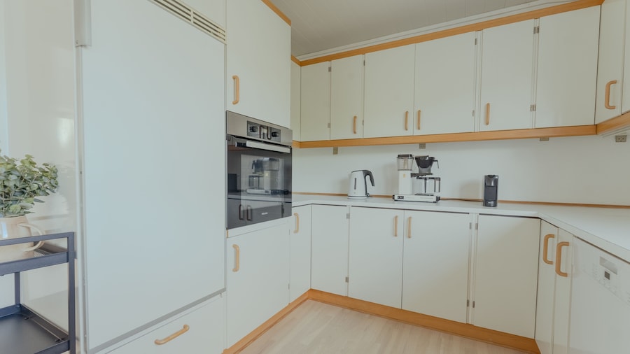 Large Penthouse Apt - Downtown - Marina