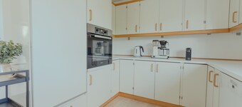 Large Penthouse Apt - Downtown - Marina