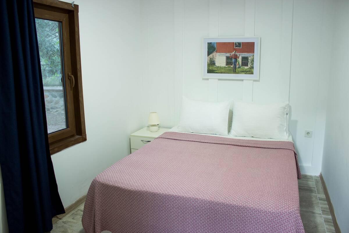 2 bedrooms, in-room safe, soundproofing, bed sheets