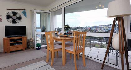 Dual View - 1 Linden Court