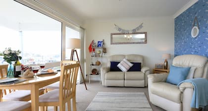 Dual View - 1 Linden Court