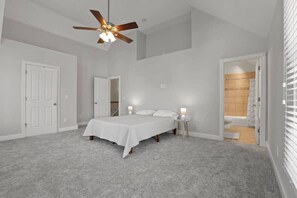 3 chambres, fer et planche à repasser, Wi-Fi, draps fournis