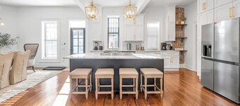 Golf Simulator | Hot Tub | Putting Green | Game Room |