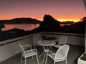 تناول الطعام بالخارج