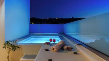 Sea View Suite with Private Hot Tub | 1 quarto, roupas de cama de algodão egípcio, roupas de cama premium