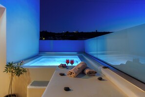 Sea View Suite with Private Hot Tub