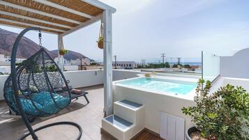 Sea View Suite with Private Hot Tub | 1 slaapkamer, lakens van Egyptisch katoen, luxe beddengoed