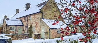 Jasmine Cottage - UK4176