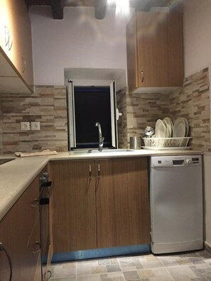 Private kitchen - Traditional House in Serifos with Seaview (SERIFOS)