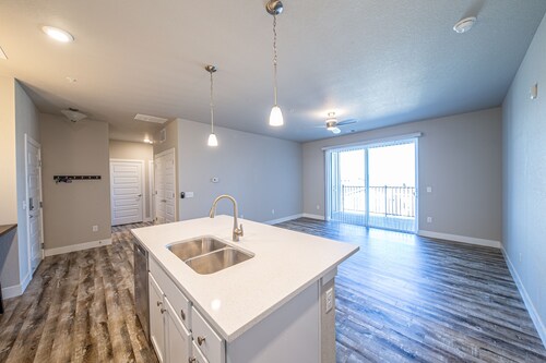 New 2 Bedroom Condo, Basecamp to the Front Range and Colorado