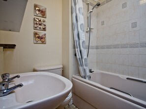 Bathroom - Steps From The Shore (Hayling Island)