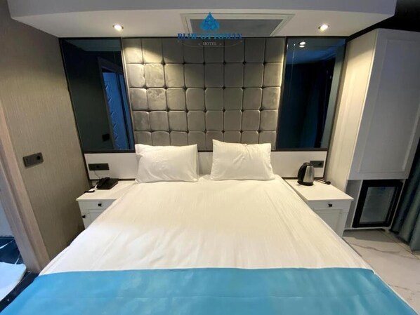 Minibar, wifi gratis, ropa de cama