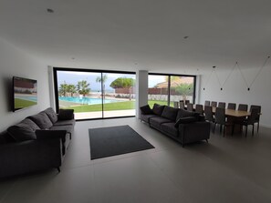 TV