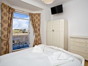 3 bedrooms, free WiFi - Quay House, Porth Beach (Newquay)