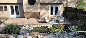 Cozy and Modern Cottage with hot tub and outdoor sauna