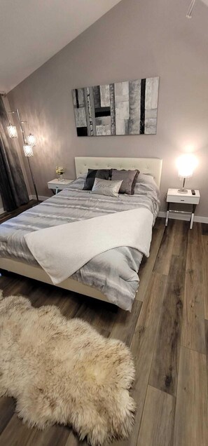5 bedrooms, desk, iron/ironing board, travel cot - Cozy and Modern Cottage with hot tub and outdoor sauna (Port Franks)