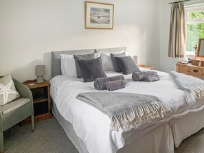 3 bedrooms, free WiFi, bed sheets - 3 bedroom accommodation in Brancaster, near Wells-next-the-Sea (Brancaster, near Wells-next-the-Sea)