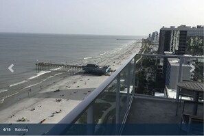 På stranden og strandhåndklær