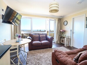 Cottage | Interior - 121 (Lowestoft)
