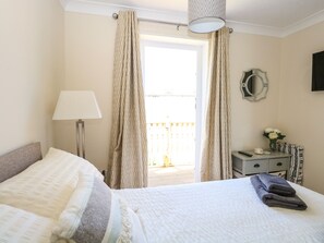 Cottage | Interior - 121 (Lowestoft)