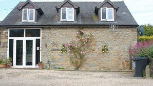 Unclassified image, 5 of 27, button - 4 bedroom accommodation in Watton, near Bridport (Watton, near Bridport)