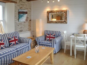 TV - 1 bedroom accommodation in Gorran Haven (Gorran Haven)