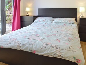 2 quartos, Wi-Fi de cortesia, roupa de cama