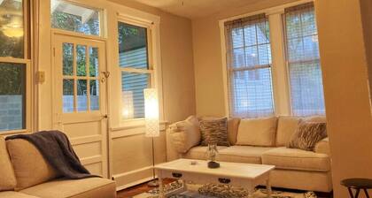 1 bed 1 bath park suite, near everything in town.