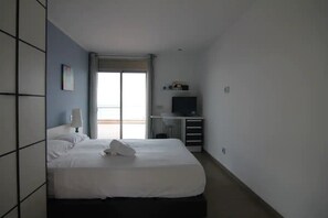 6 slaapkamers, een bureau, een strijkplank/strijkijzer, gratis wifi