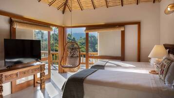 Quarto luxo, 1 quarto, banheira de hidromassagem, vista para a montanha | Roupas de cama de algodão egípcio, roupas de cama premium
