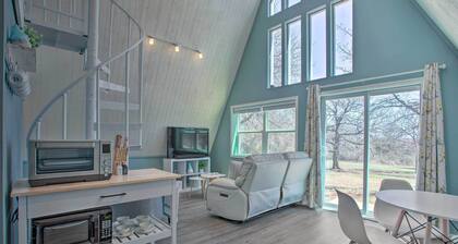 Couples Getaway A-Frame Secluded Cabin near Lake Thunderbird. Near OU ~17 mi.