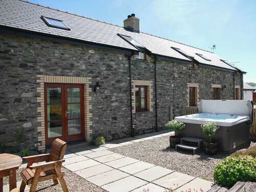 2 bedroom accommodation in Ystrad Meurig