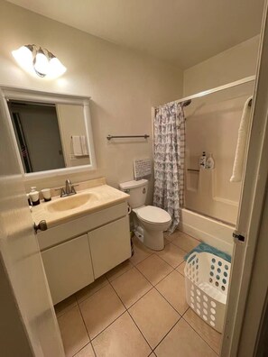 Bathtub - 2b1b independence enter (Hacienda Heights)