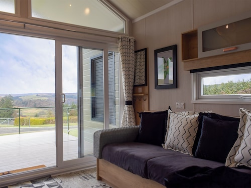 Lake Vyrnwy Luxury Glamping Pod 2