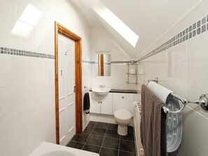 Towels - 2 bedroom accommodation in North Somercotes, Mabelthorpe (North Somercotes, Mabelthorpe)