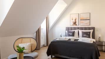 Comfort Suite | 1 bedroom, desk, laptop workspace, free WiFi