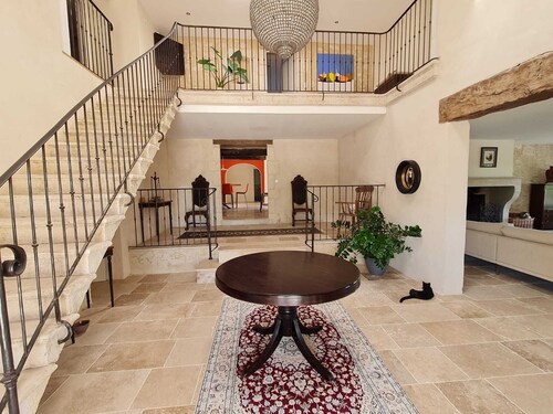 peaceful place at the top of a hill, with an amazing 360° view.