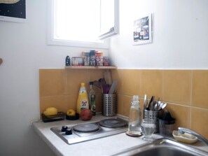 Fridge, microwave