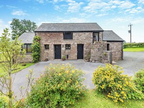 Exterior - 3 bedroom accommodation in Gwynfe, Llangadog (Gwynfe, Llangadog)