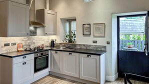 Dishwasher, freezer - 1 bedroom accommodation in Kenfig, near Porthcawl (Kenfig, near Porthcawl)
