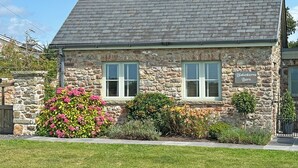 Exterior - 1 bedroom accommodation in Kenfig, near Porthcawl (Kenfig, near Porthcawl)
