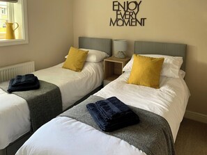 2 bedrooms, free WiFi, bed sheets - 2 bedroom accommodation in Lyndhurst (Lyndhurst)