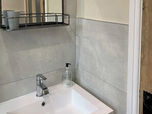 Towels - 2 bedroom accommodation in Lyndhurst (Lyndhurst)