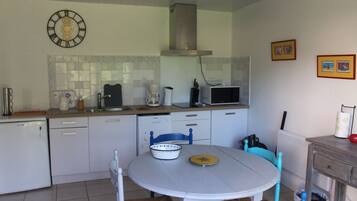 Refrigerador, microondas, parrilla de estufa y lavavajillas